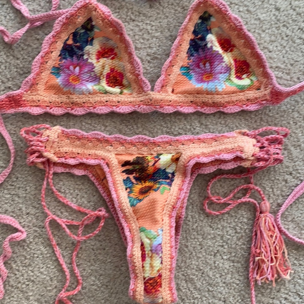 Andi Bagus bikini